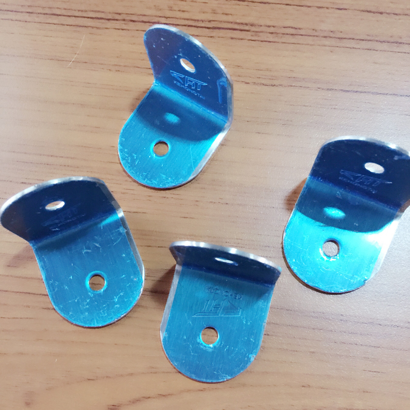 Divide Links Public toilet toilet severance accessories 90 degrees L corner iron corner code