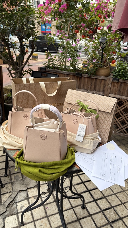 Japanese Purchase Tb Mcgraw Pink Transformable Bucket Small Full Leather Soft Elegant Pink Handbag Crossbody Bag in Stock