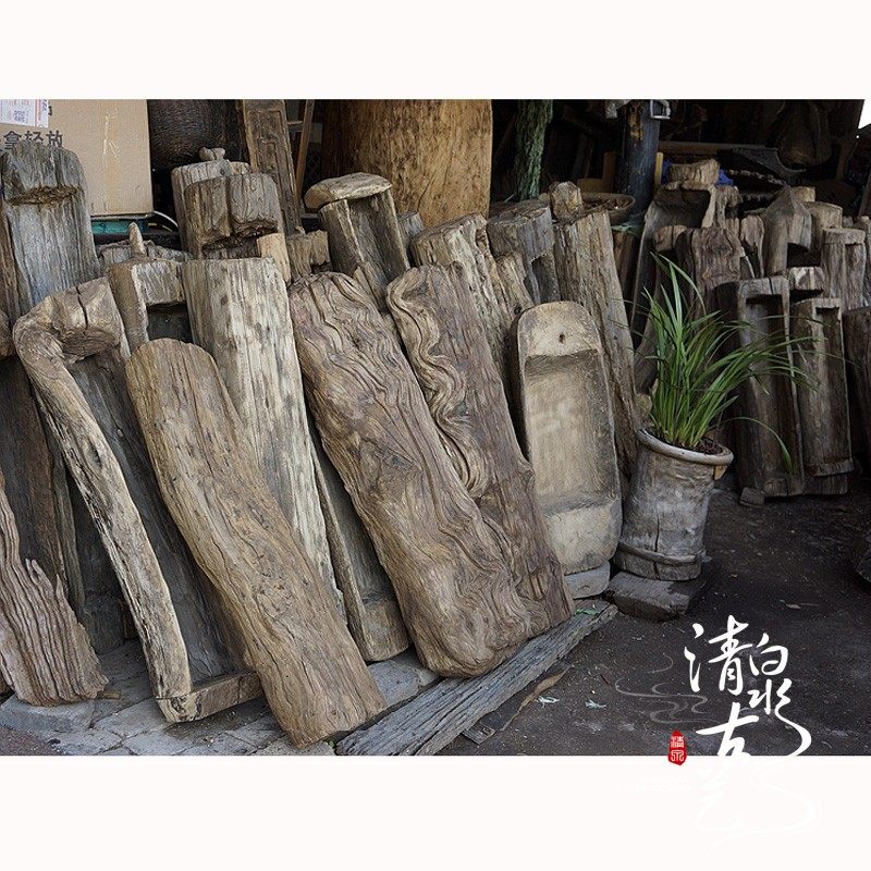 Yunnan anti-corrosion weathered wood flower pot outdoor rectangular log green plant flower pot large succulent flower trough old wooden trough