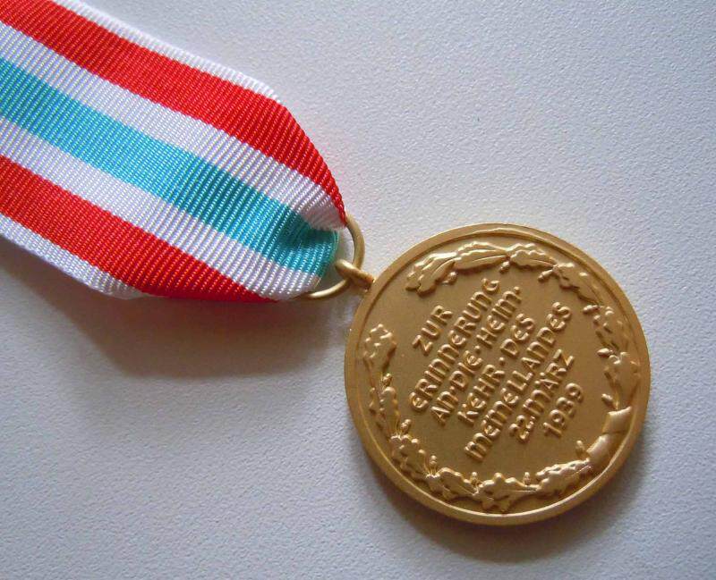 The sister of the European style of Flower War Czech Austria Memil Memorial Prop