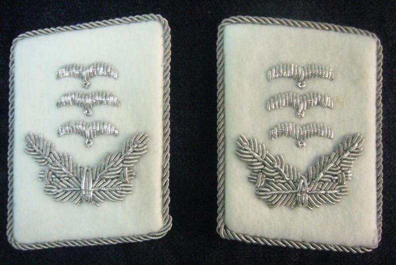 Original style van German Defense Force Air Force Armored Division Captain Metal Wire Embroidery Title