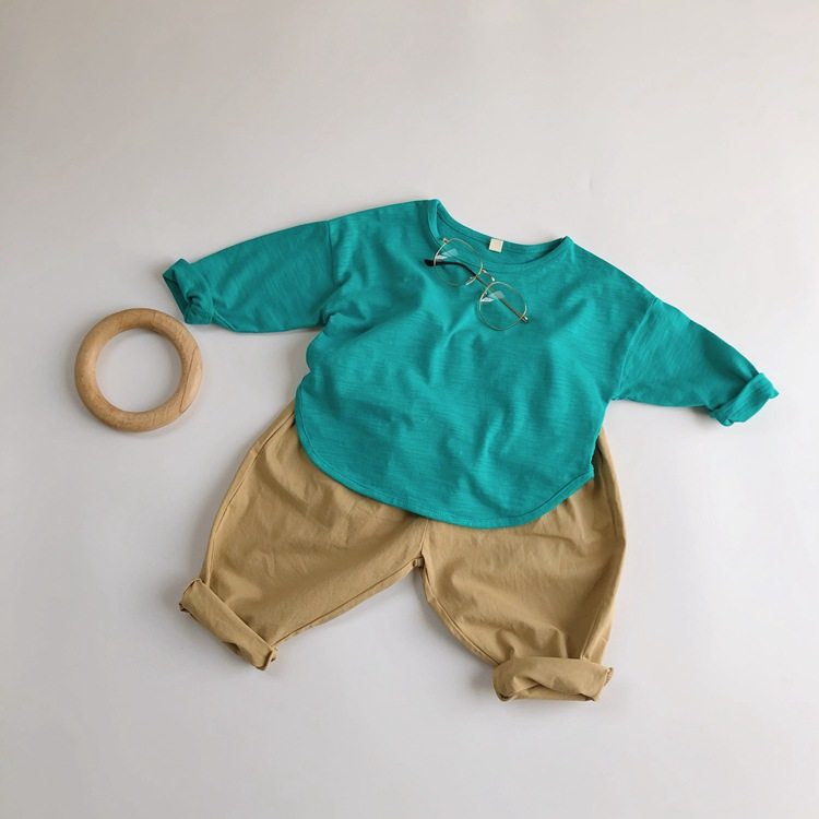 It's not too much classic~ Soft and waxy all-match Korean children's baby solid color loose round hem long-sleeved T-shirt Spring 2022