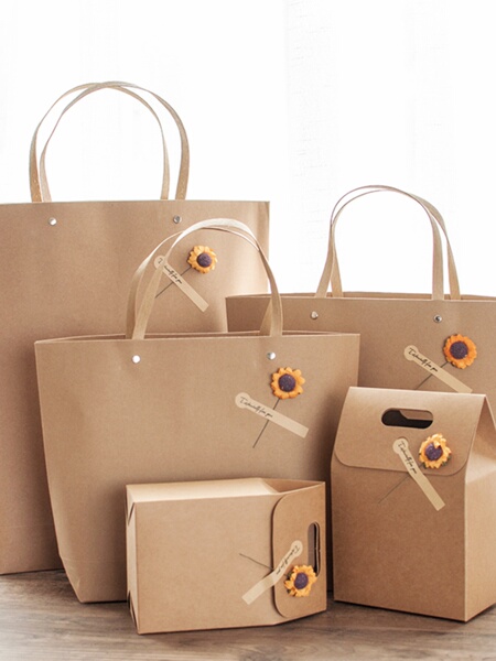 Retro Kraft Paper Gift Bag, Handbag, Birthday Gift Bag, Holiday Gift Box for Boyfriend, Dried Flower Gift Box, Hand-Held Paper Bag
