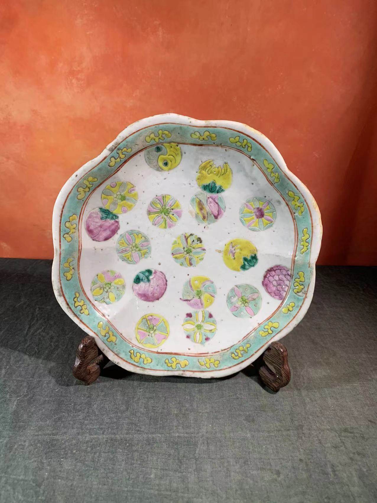 中国美術 古玩 清代 同治 六角粉彩皮球花紋樣 高足盤 中国美術 古玩 清代 同治 六角粉彩皮球花紋樣 高足盤 中国