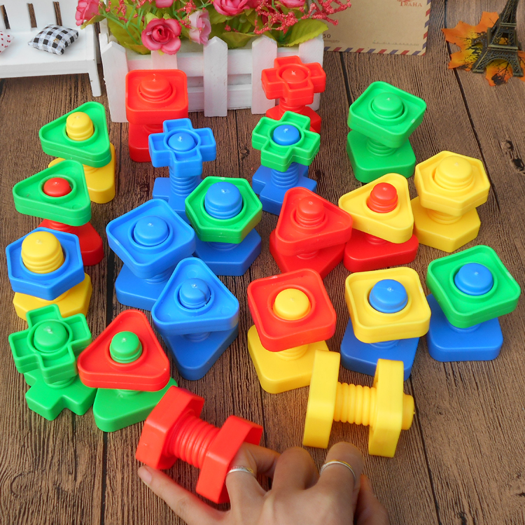 Intellectual development, intelligence, children's early education toys, kindergarten students, plastic building blocks, nuts, wire shapes, matching