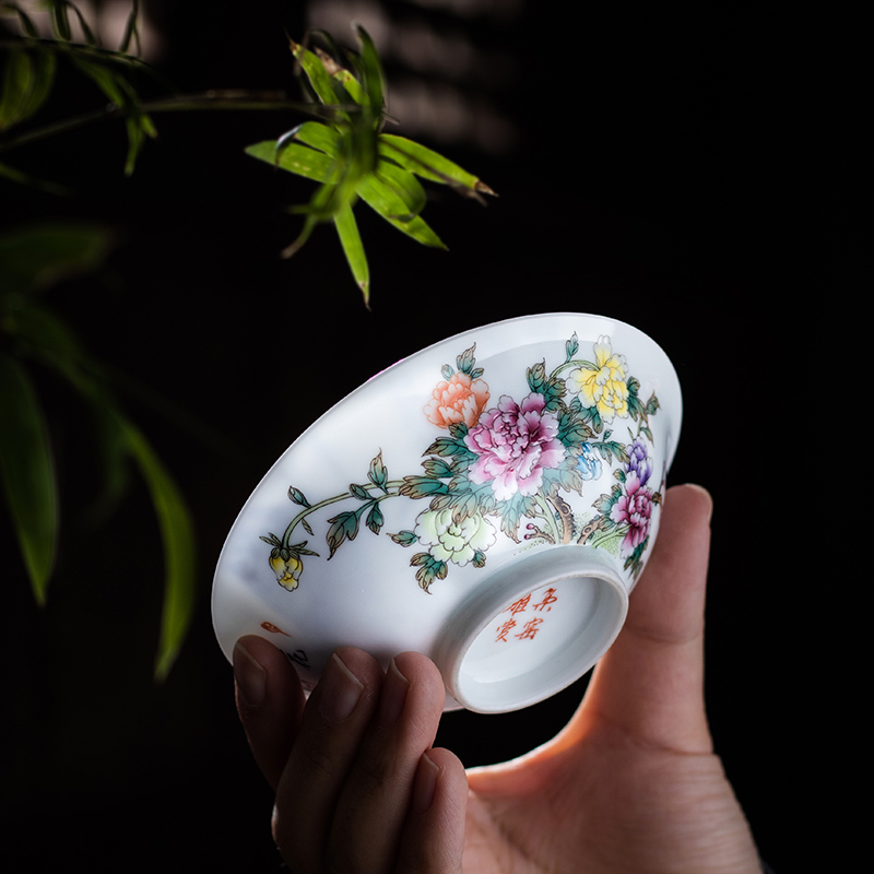 The Owl up jingdezhen tea character actress master cup tea cup colored enamel peony cup drawing