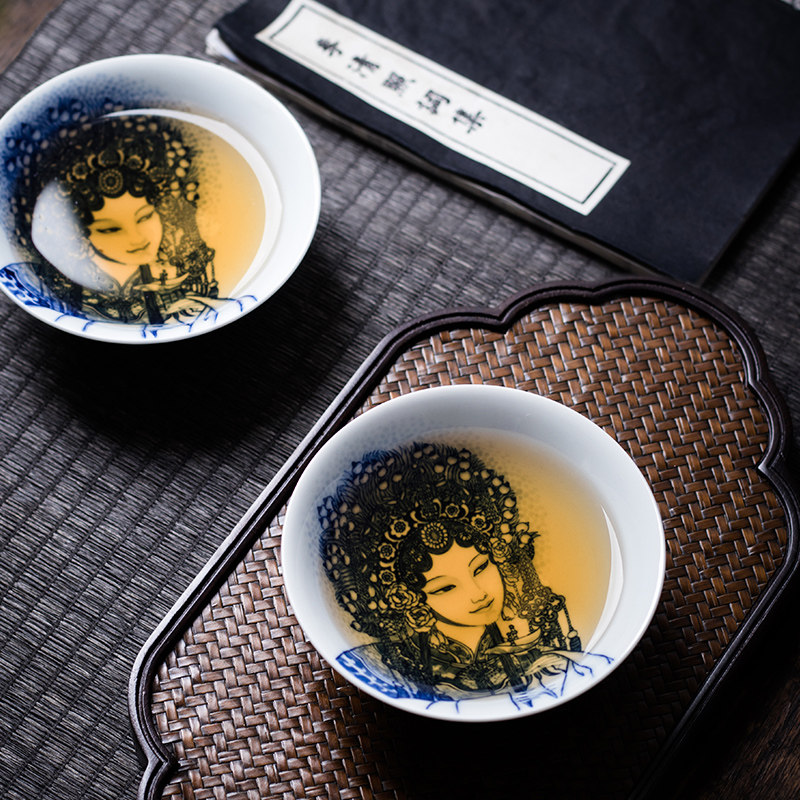 Xiaolian Jingdezhen tea set blue and white figure Huadan inner painting master Cup Pu'er tea cup enamel peony Cup