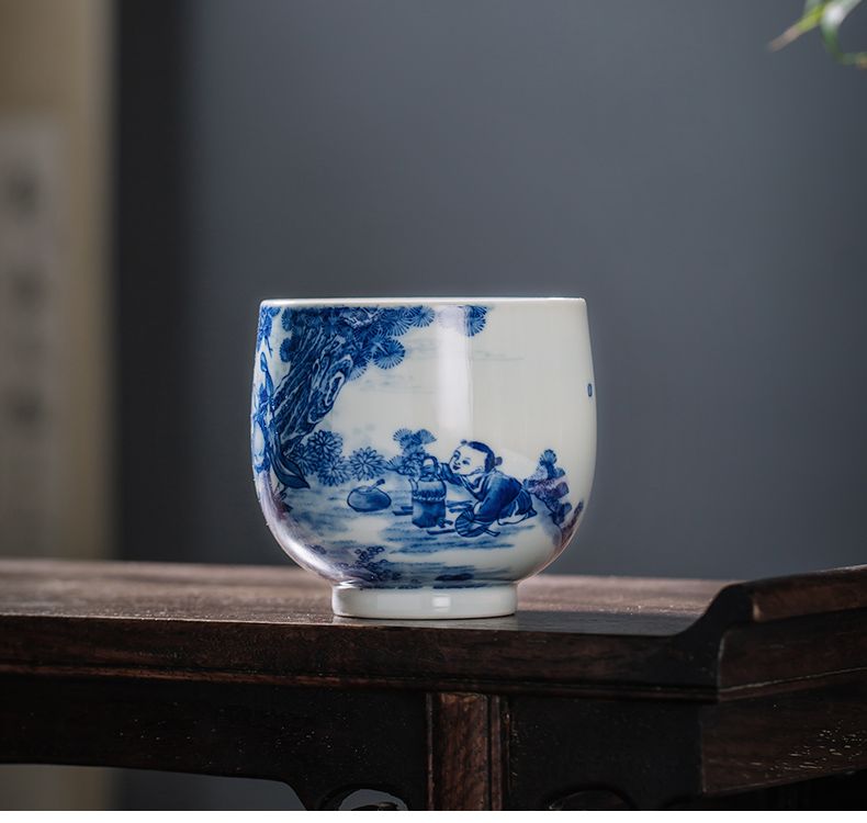 The Owl up jingdezhen blue and white master cup tea character kunfu tea tea cups sample tea cup single CPU