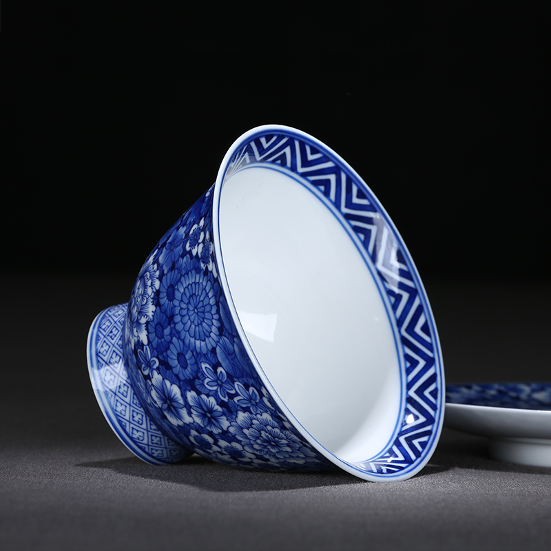 Jingdezhen blue and white tureen hand - made ceramic flower is not open checking ceramic bowl of tea cup bowl bowl three