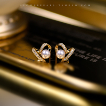 Huatian Lingzhen Diamond 18K gold Tanabata three-dimensional love Japanese Aurora akoya sea pearl earrings