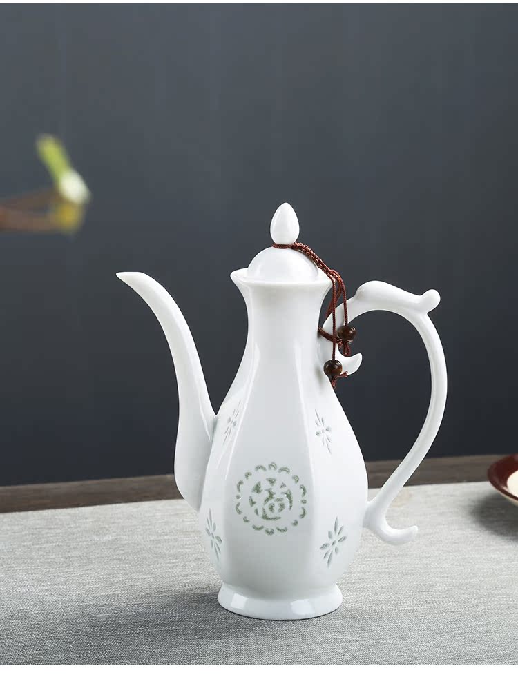 Xiangyan gốm Linglong rượu vang đặt sứ trắng men với khay rượu hip bình rượu thủy tinh nhà rượu - Rượu vang giá để rượu độc đáo