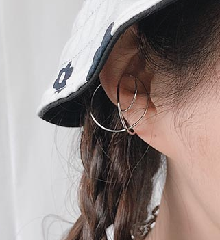 Rappii South Korea Official Web 20 * Spring Day Ensemble Original Juku Irregular Ring Ear Clip