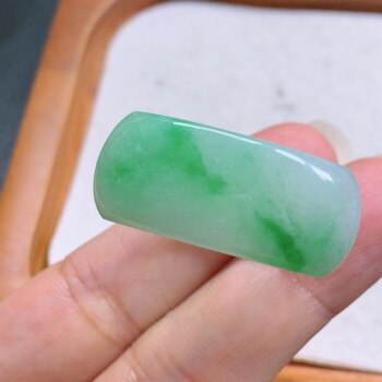 No. 23 myanmar natural a-grade jadeite t1257 inner diameter 20.4-12.7-3.8mm bingyang green saddle ring