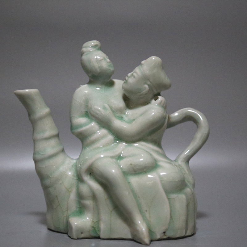 Jingdezhen Cultural Revolution Porcelain Old Factory Goods Porcelain Shadow Green Glaze Ice Crack Jigong Flower Monk Wine Kettle Reversed and Inverted Kettle