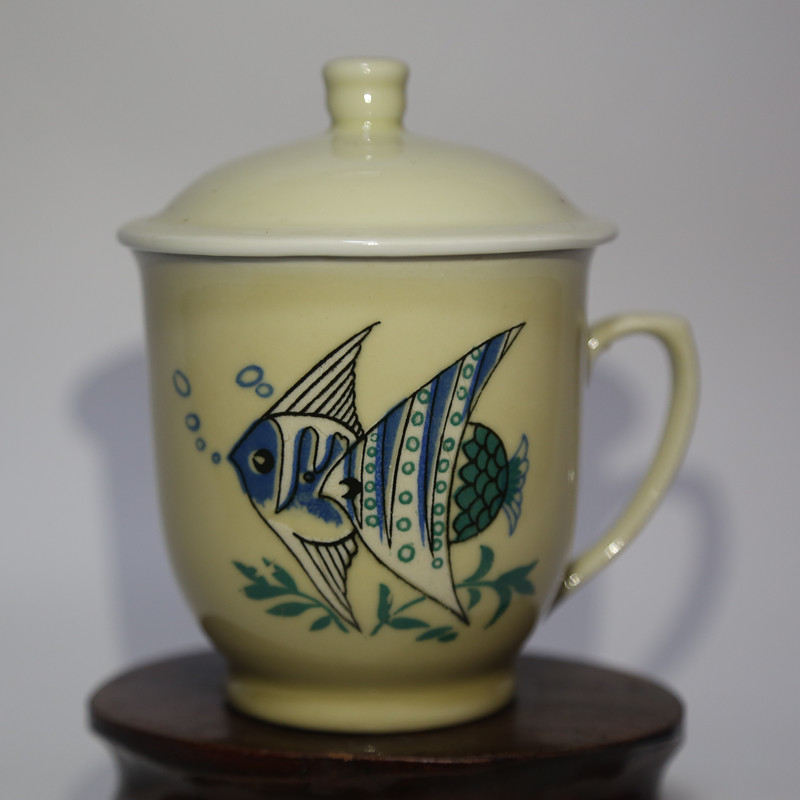 Jingdezhen Cultural Revolution Porcelain Old Factory Goods Porcelain Porcelain 1970s Jianguo Porcelain Factory Fish Spit Bubble Cadre Golden Bell Cup