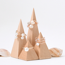 Beheng new geometric ring log jewelry frame pyramid cone ring seat beech wood set jewelry frame