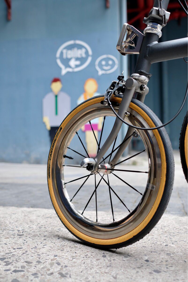 Korea Velotto Fantome Mini Cream tire 