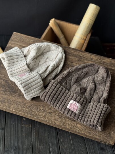 American retro twist washed woolen hat for women in autumn and winter versatile warm ear protection knitted hat showing face small cold hat