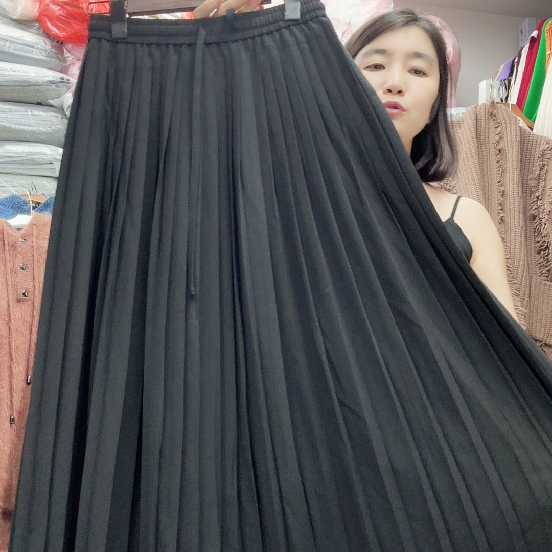 优雅猫咪图案的A字裙:重塑女性♀️魅力的经典单品