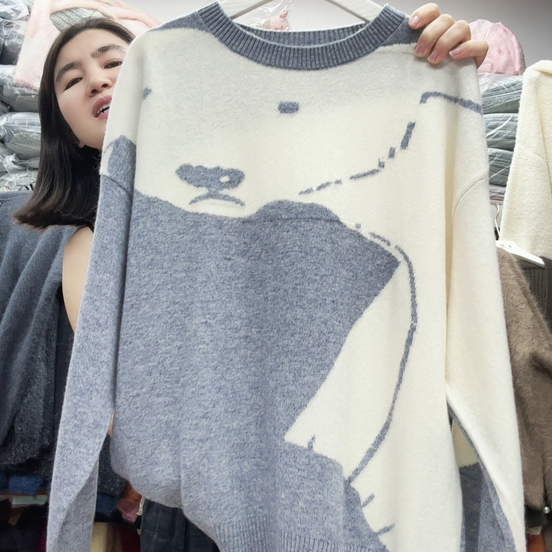 2025 Winter New Style Lazy Style Soft and Cozy Color-Blocking Loose Slimming Polar Bear Sweater for Women