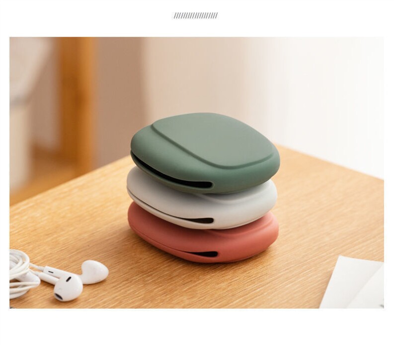 Convenient storage artifact wired data cable charging cable storage box portable small silicone mini earphone storage bag
