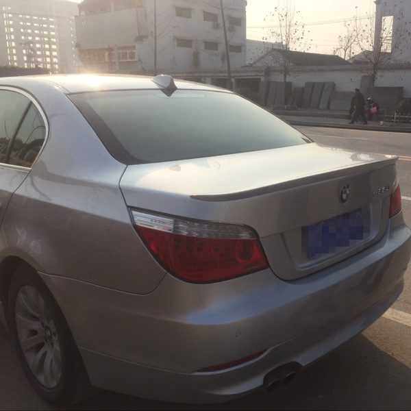 04-10 cũ BMW 5 Series cánh sau 520i 523i 525i 530L523i sửa đổi đuôi nén M5 E60 duoi gio xe oto