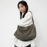 Оригинальная вместительная и большая мягкая сумка на одно плечо