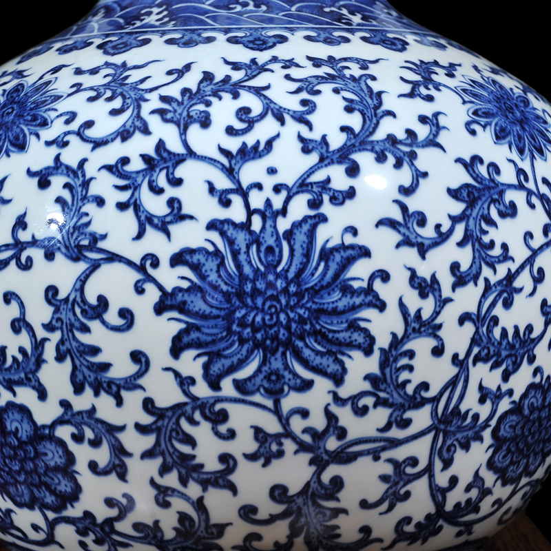 Jingdezhen ceramic high - end antique blue - and - white bound branch lotus celestial sitting room place vase home decoration process