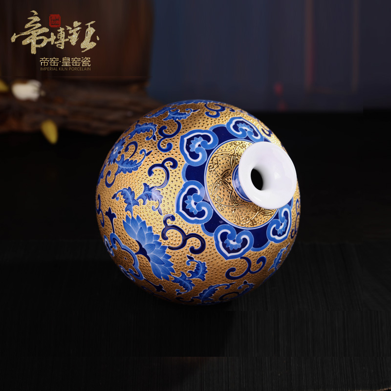 Jingdezhen ceramic hand - made gold wrapped branch lotus celestial vases, Chinese arts and crafts porcelain sitting room adornment is placed