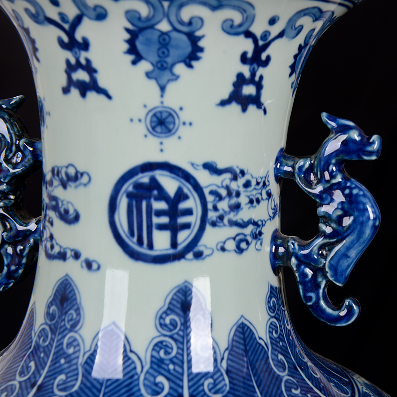 Antique hand - made ears design of blue and white porcelain of jingdezhen ceramics vase flowers sitting room adornment is placed the process