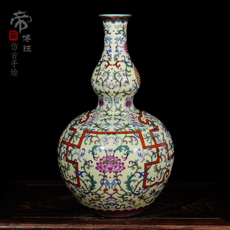 Jingdezhen ceramics high - grade antique hand - made qianlong pastel gourd vases, home decoration process sitting room place