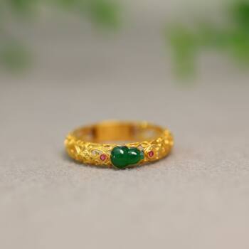Ice-filled green burmese natural a-grade gourd ring