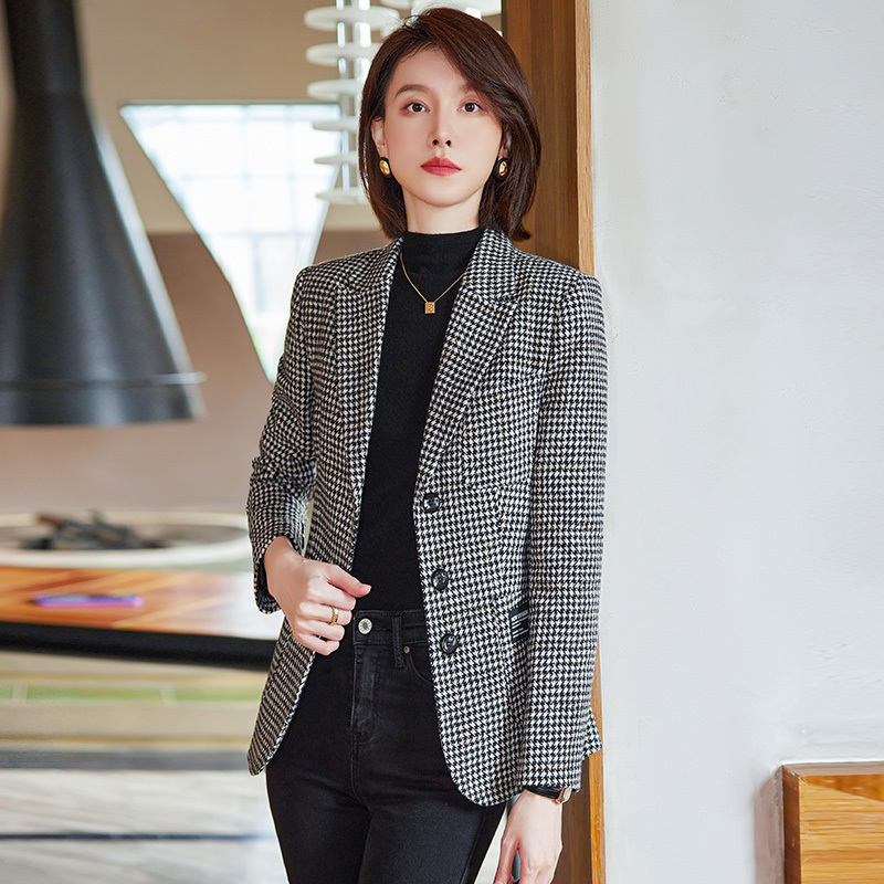 Retro British Style Versatile Houndstooth Blazer for Women, Autumn and Winter Professional Attire, Slim Fit, Long-Sleeved Suit for Work