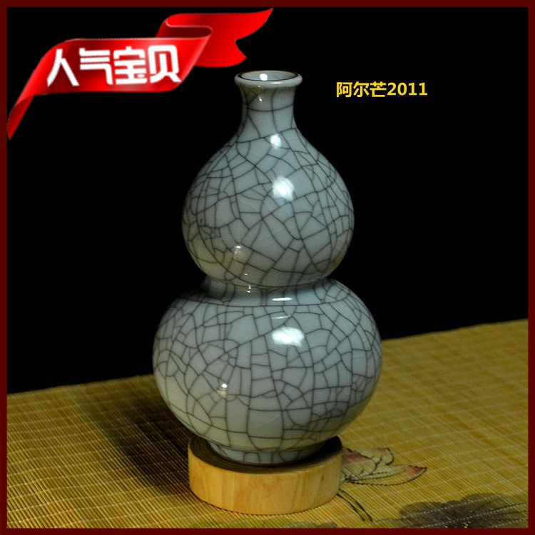 Clearance ultra-low price Longquan celadon old factory late coal kiln burning gourd bottle on the porcelain decoration decoration collection