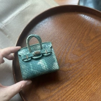 Синяя и белая картина фарфоровой змеи