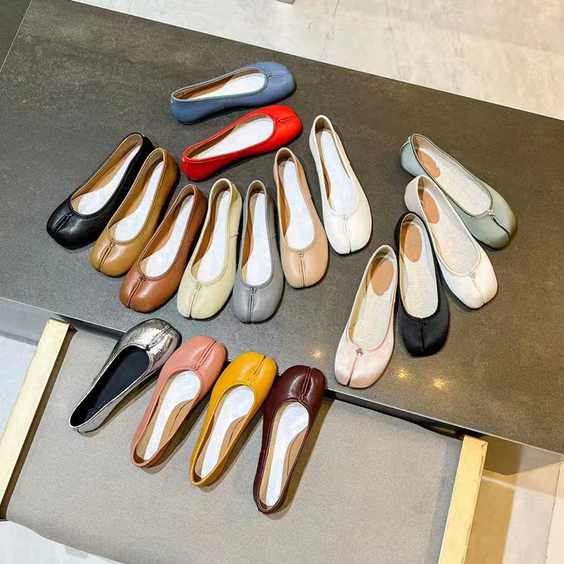 Top Quality Tabi Pleated Pig's Trotter Leather Shallow Slip-On Flat Split-Toe Ballet Shoes in Large Sizes