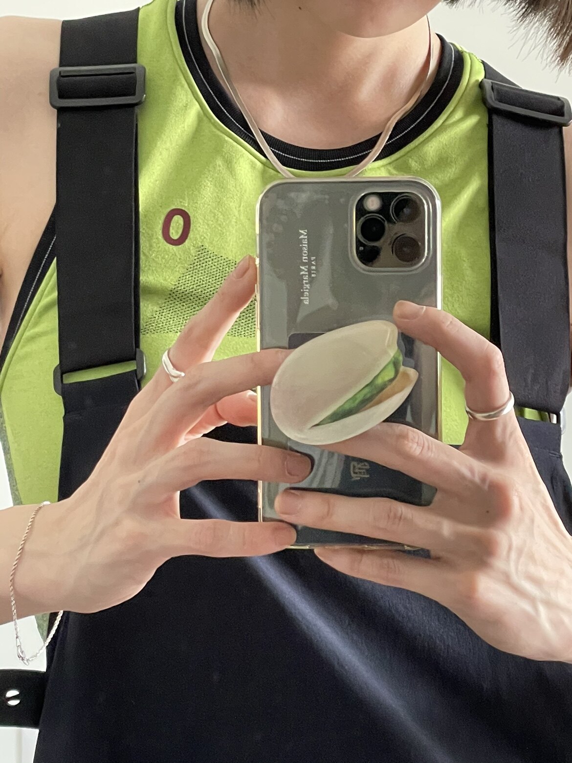 ouchtvfoodie series pistachio simulation retractable bracket mobile phone airbag iphone