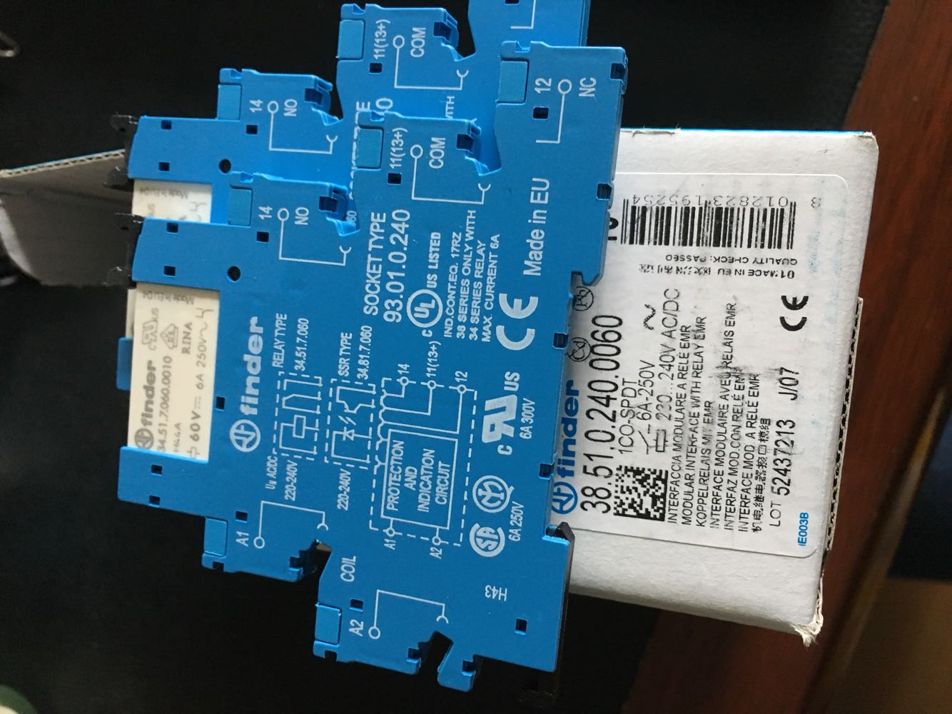 38 51 0 240 0060 new original FINDER relay spot