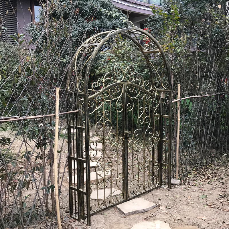 Iron courtyard wedding door arched flower stand door European-style wrought iron arched door flower stand door butt top villa arch shelf