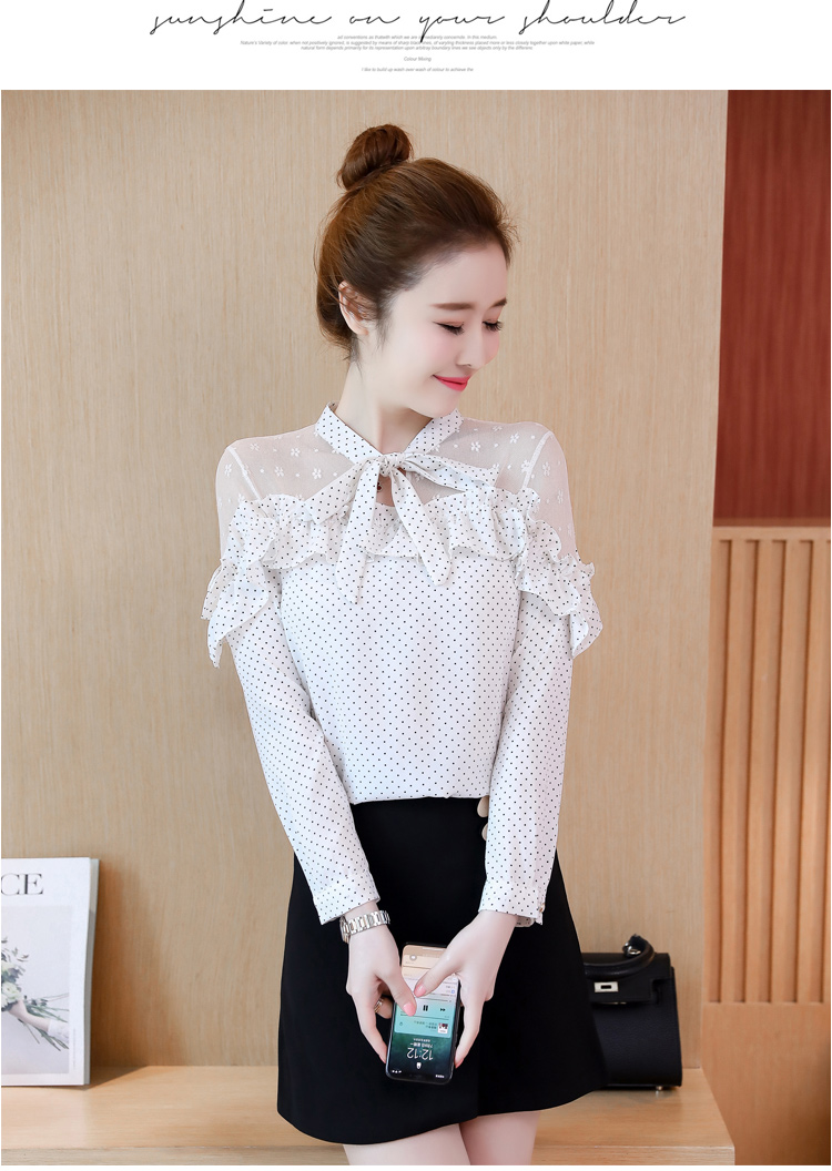 Mùa thu 2018 phiên bản Hàn Quốc của áo sơ mi voan điểm sóng mới nữ tay dài bằng lụa tơ tằm lệch vai ngọt ngào áo ngoại nhỏ áo sơ mi tím