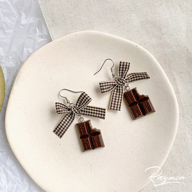 Teenage Girl Breeze sweet and cute earrings butterfly knot Who bitten a bite of my chocolate earrings E54