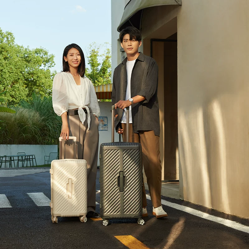 Capacious suitcase, 26 inch, material