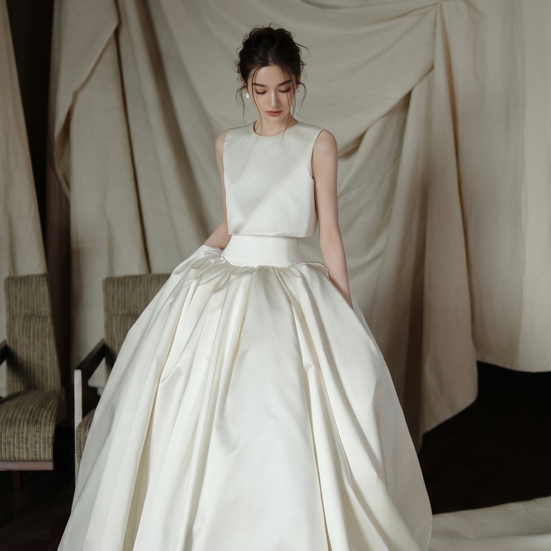 《Helen》 Wedding Dress Main Fabric 2026 New Style Simple Satin High-End Lace Convertible for Petite Brides
