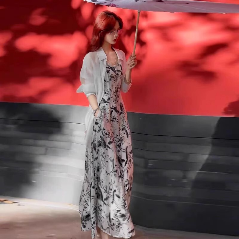 French Rouje Moaks Slimming Sun-Protective Shirt and Suspender Skirt Two-Piece Set, High-End Floral Dress for Women