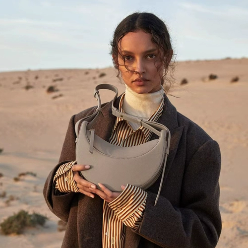 Небольшая дизайнерская сумка на одно плечо, сумка подмышку, из натуральной кожи