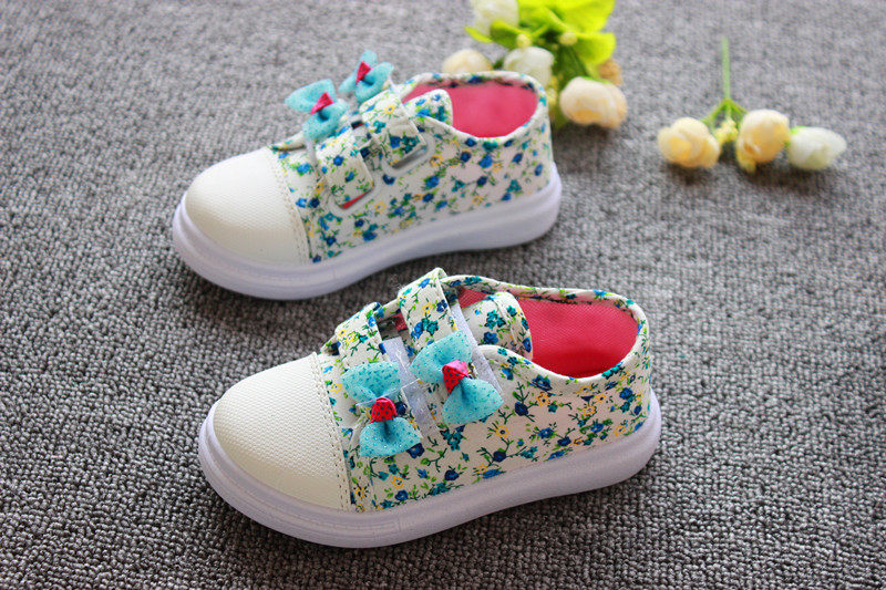 Baskets enfants en autre brodé pour printemps - Ref 988360 Image 14