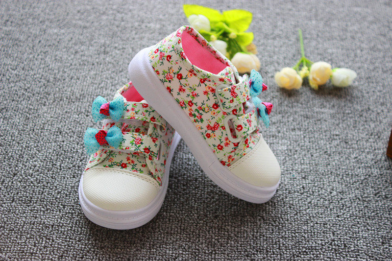 Baskets enfants en autre brodé pour printemps - Ref 988360 Image 13