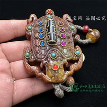 Antiques and miscellaneous items retro patina high ancient Xiu jade hollow dragon turtle jade bisque inlaid with precious stones nine-eyed dzi beads and five emperors copper coins