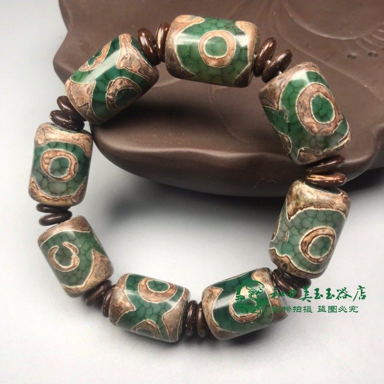 Natural Tibetan-style old dzi bead hand chisel original stone sky eye wrapped silk green agate genuine men's and women's dragon pattern three-eye bracelet
