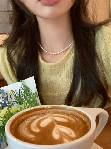 Жемчужное ожерелье Ни Ни 𫔀Женская легкая роскошная нишевая цепочка на ключицы, новинка 2025 года, элитная цепочка на шею в популярном стиле 𫔀Su Lian